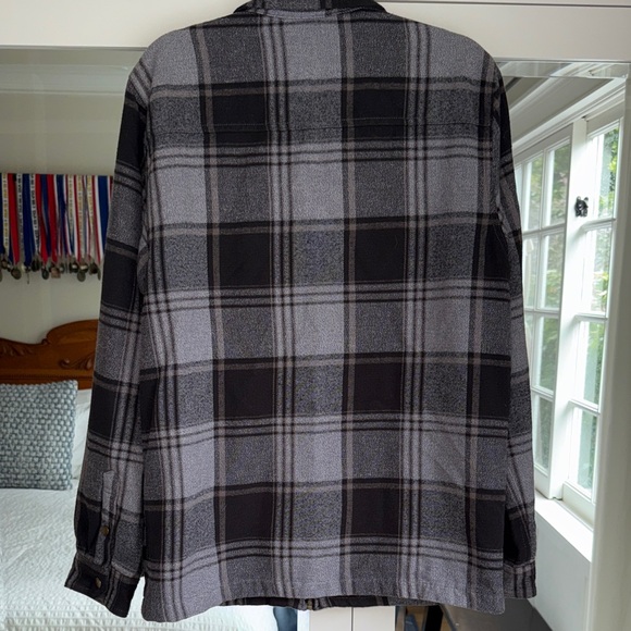 O'Neill Men's Cozy Black and Gray Plaid Zip Jacket - Picture 5 of 9